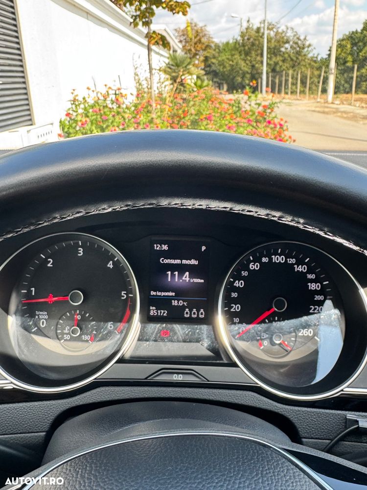 Volkswagen Passat 2.0 TDI DSG Highline - 23