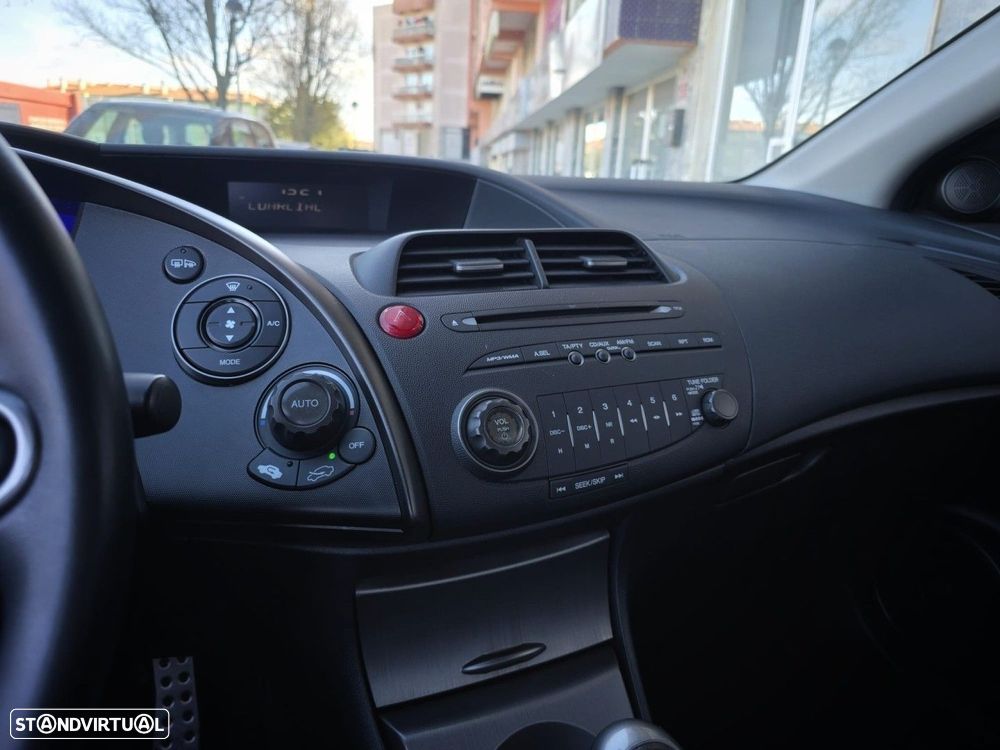 Honda Civic 1.4 i-VTEC Sport - 20