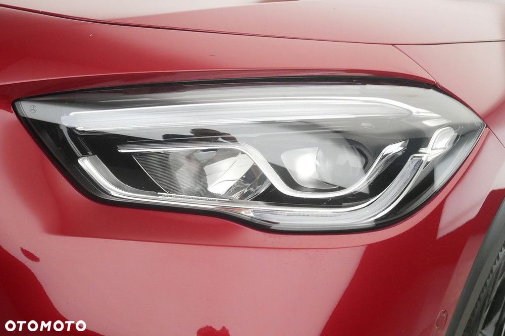 Mercedes-Benz GLA - 13