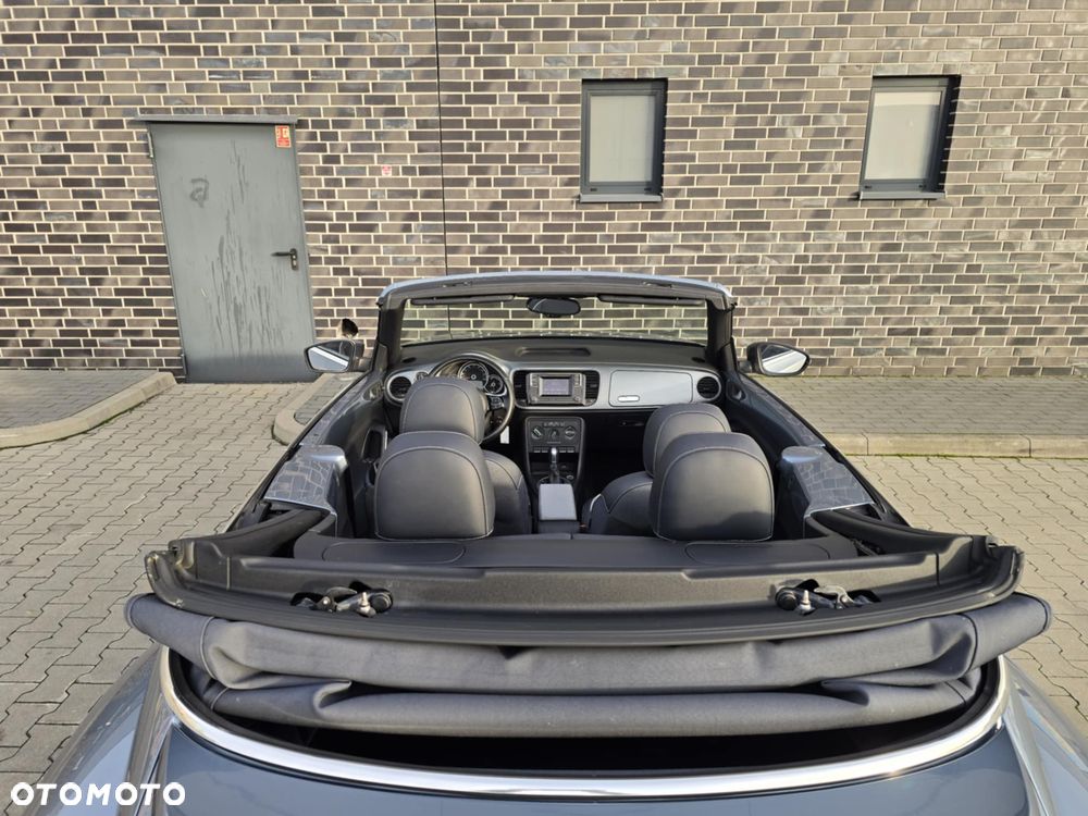 Volkswagen New Beetle - 23