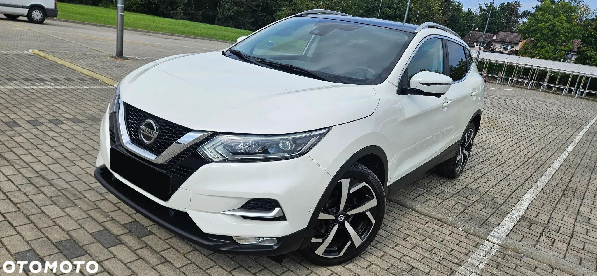 Nissan Qashqai 1.2 DIG-T TEKNA+ - 1