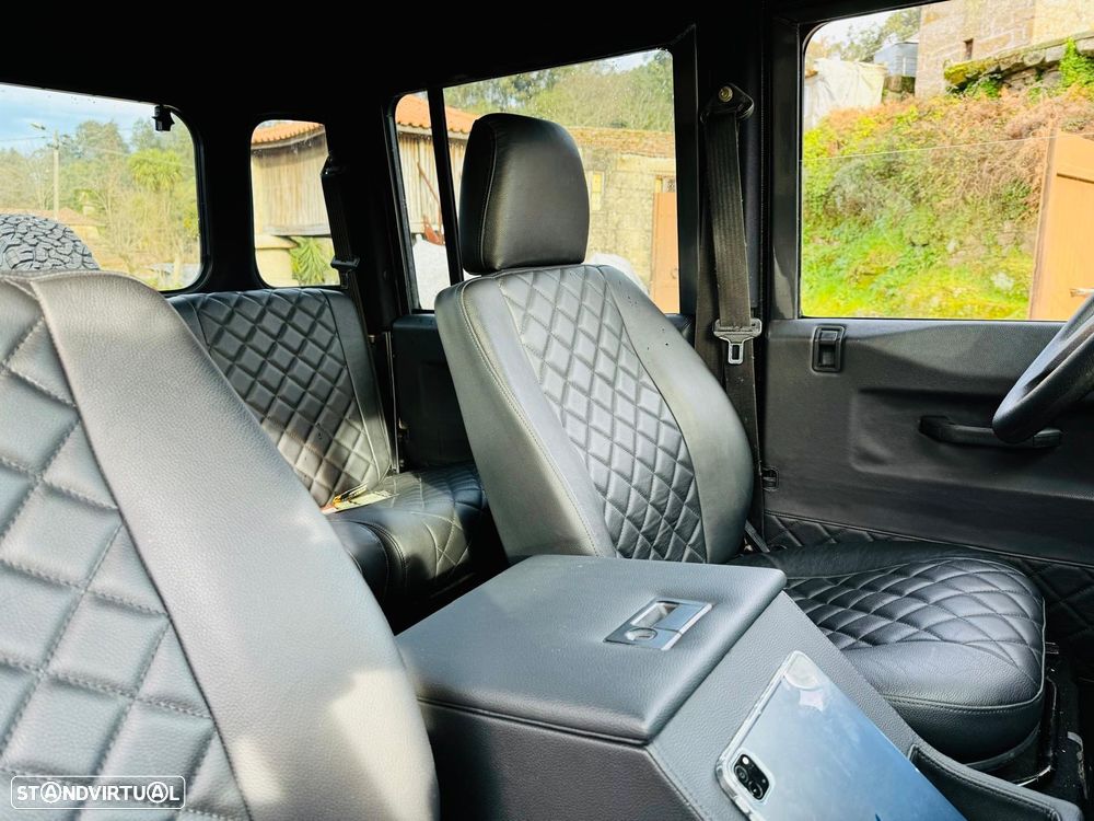 Land Rover Defender - 15