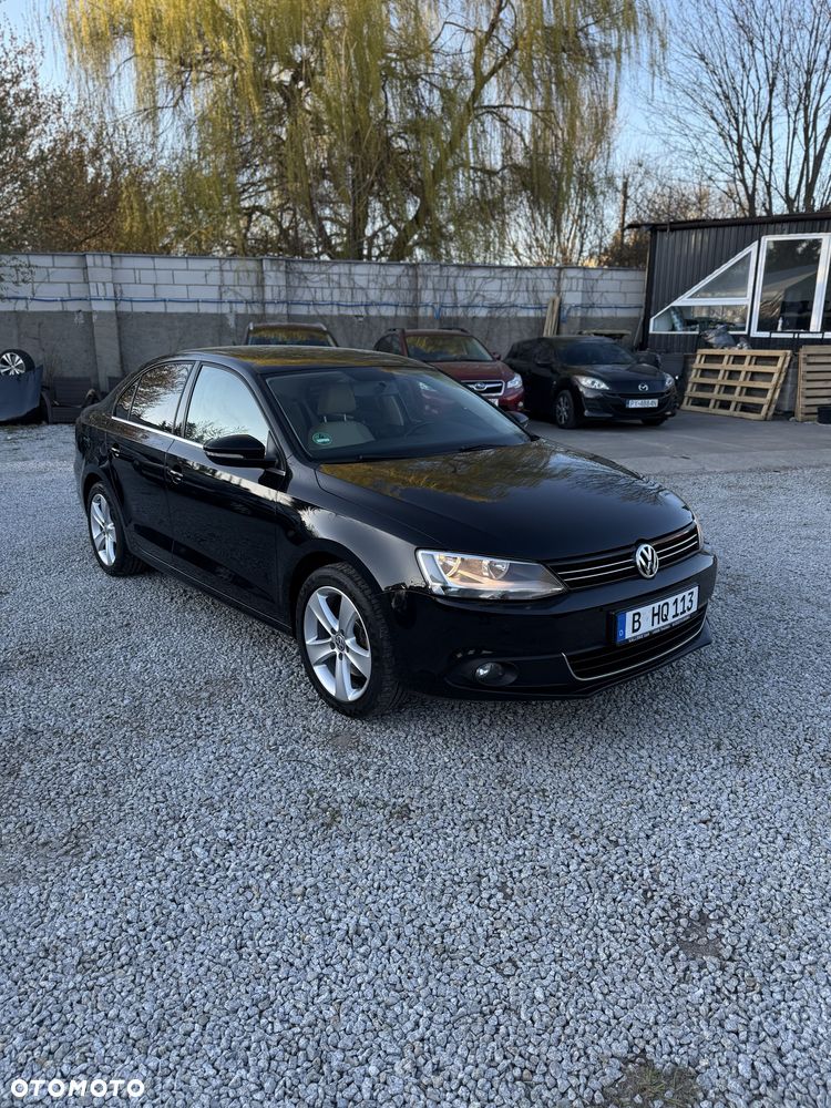 Volkswagen Jetta - 3