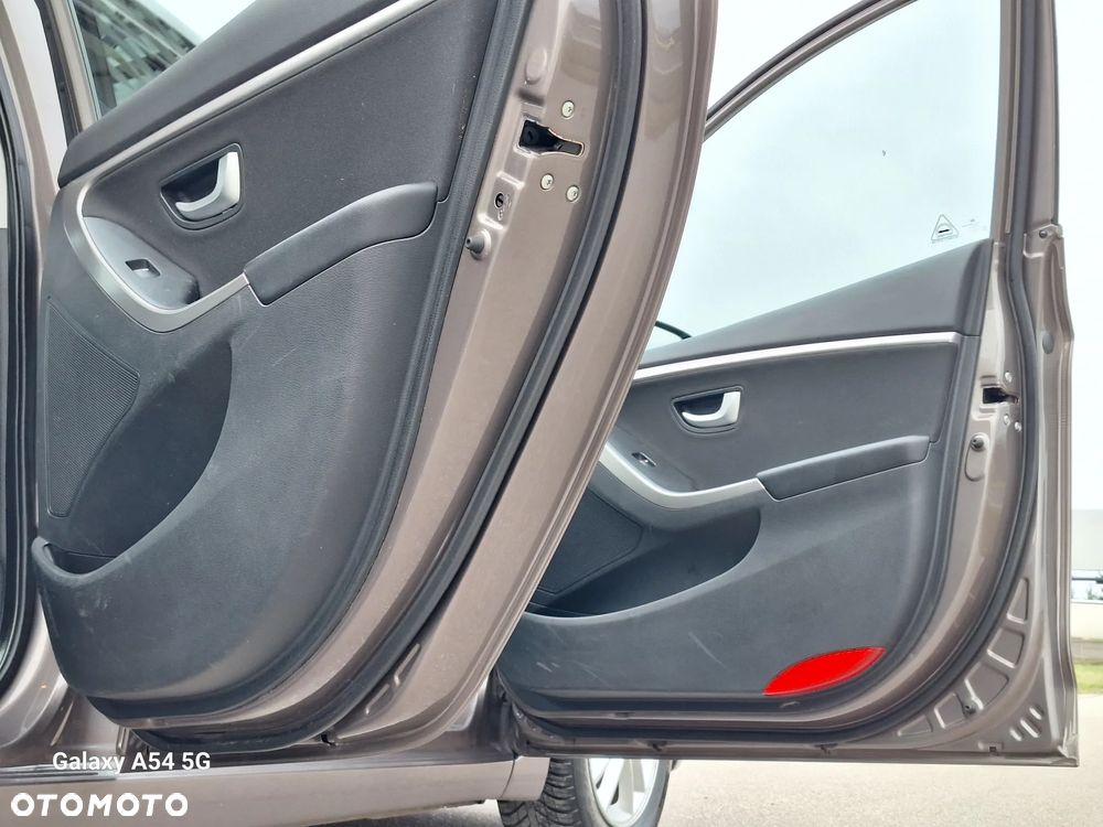 Hyundai i30 1.6 CRDi Trend - 17