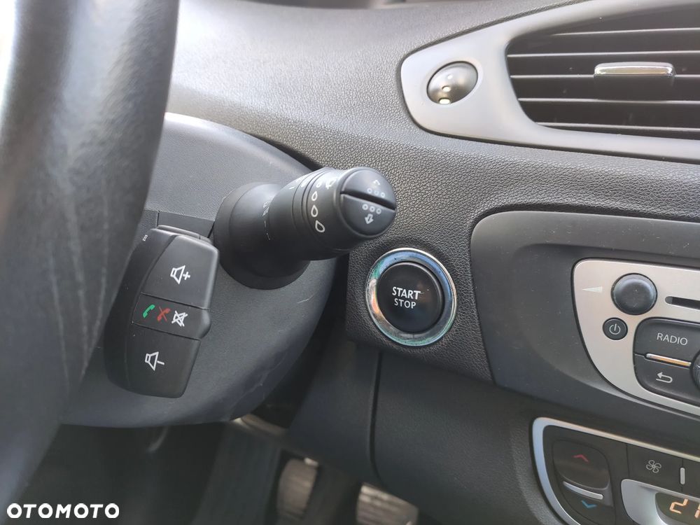Renault Scenic - 17