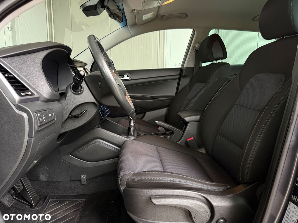 Hyundai Tucson 1.6 GDI BlueDrive Style 2WD - 18