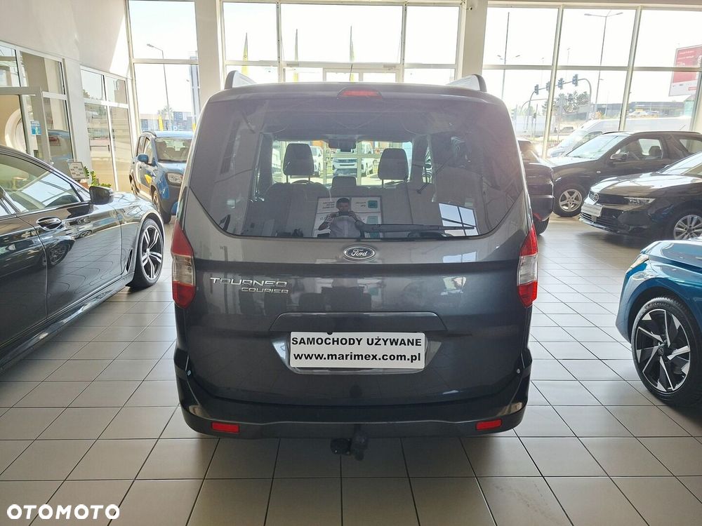 Ford Courier - 5