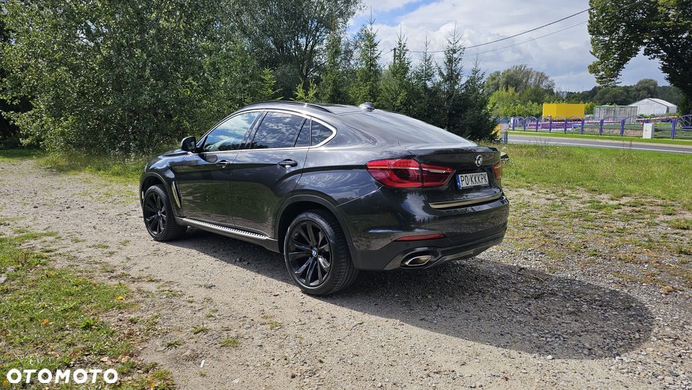 BMW X6 xDrive40d - 11