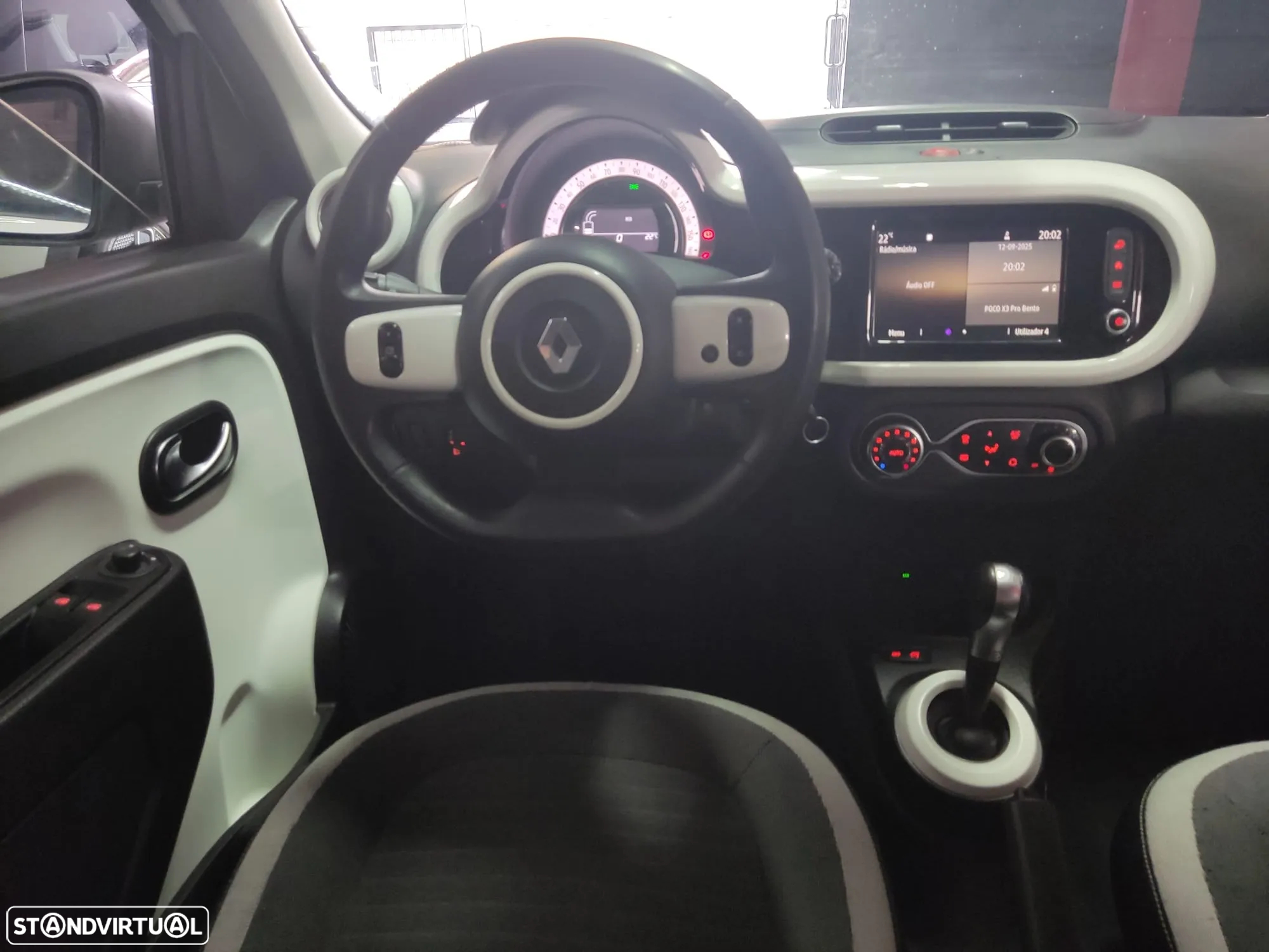 Renault Twingo E-Tech. 22 Techno - 2