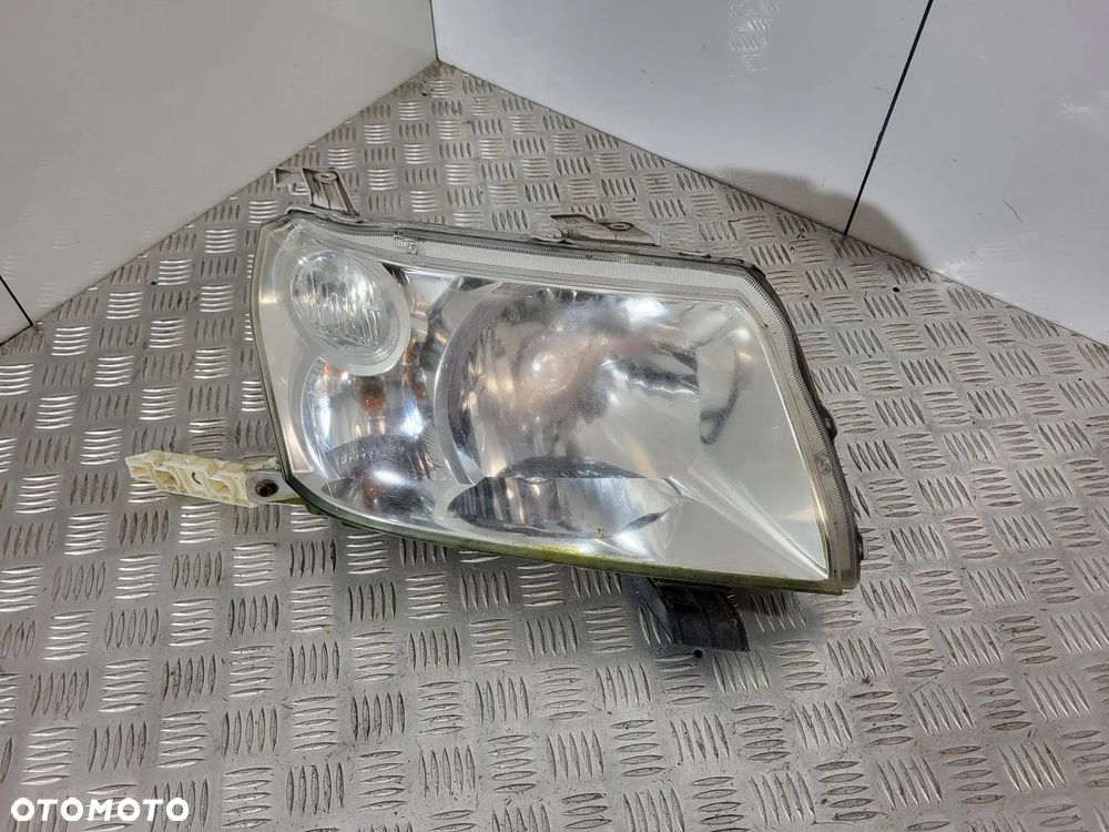 Suzuki Grand Vitara II Lampa Lewa Prawa Przód 3D - 6