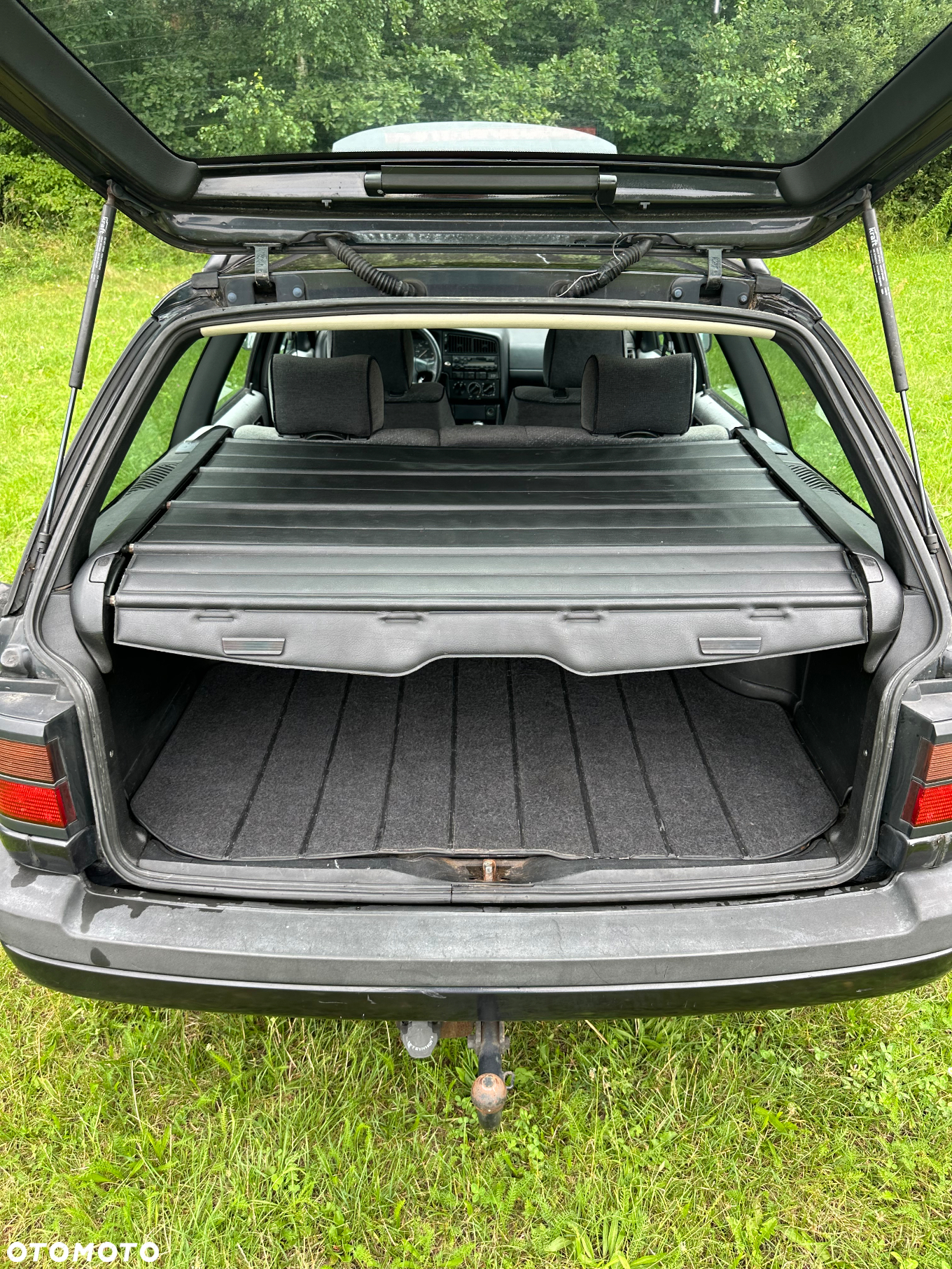 Volkswagen Passat 1.9 TD CL - 12