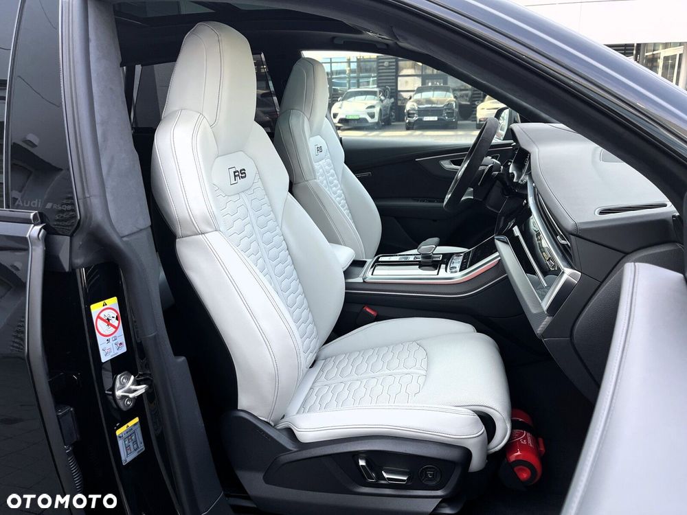 Audi RS Q8 - 25