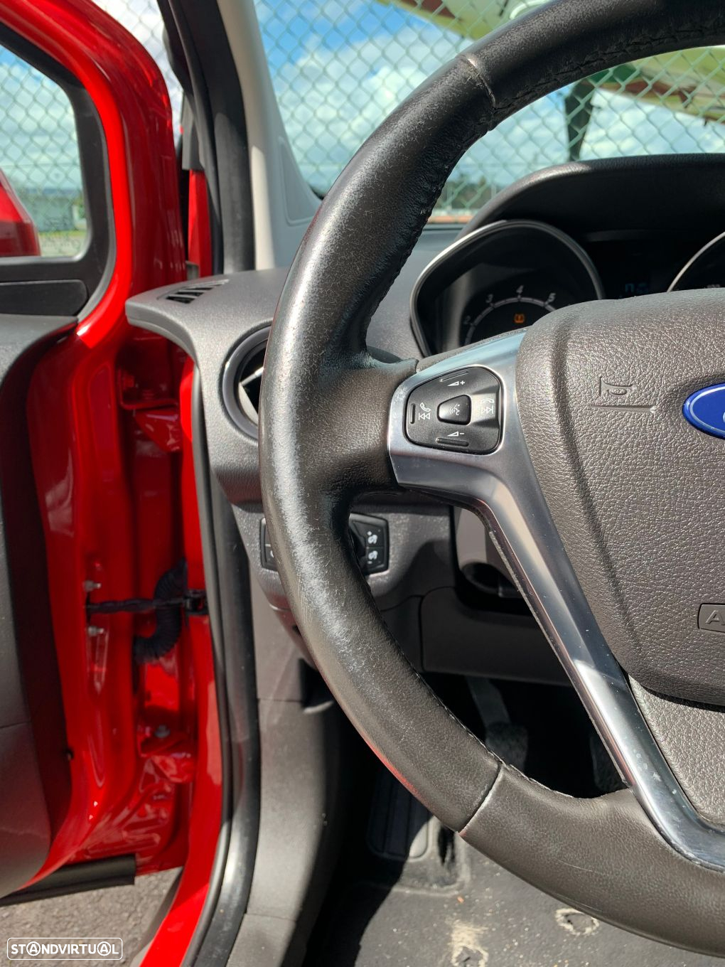 Ford Tourneo Connect 1.0i EcoBoost Titanium - 23