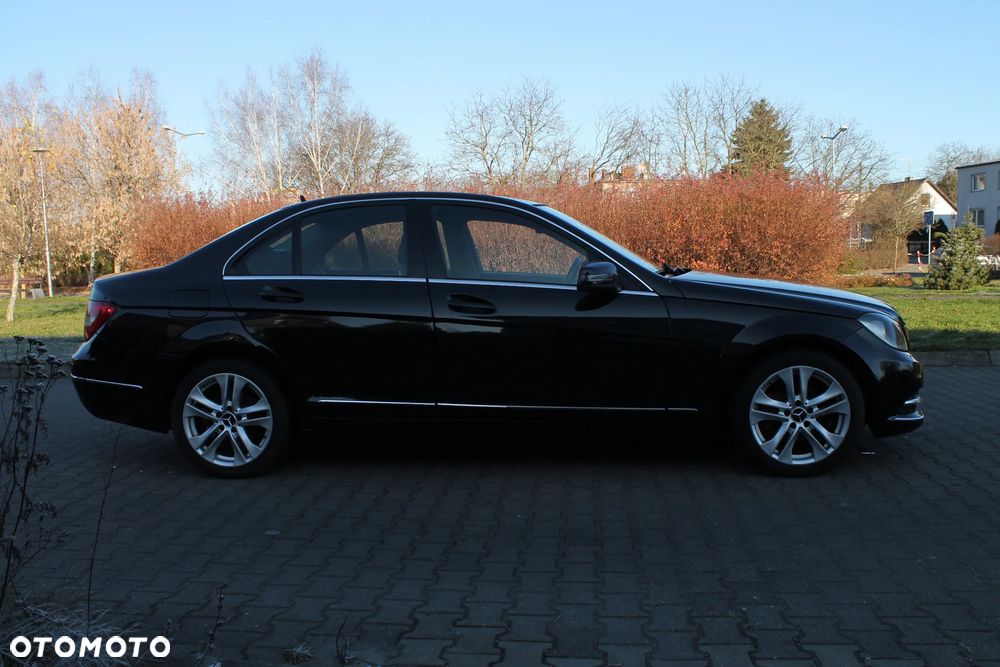 Mercedes-Benz Klasa C 180 CDI DPF (BlueEFFICIENCY) 7G-TRONIC Avantgarde - 16