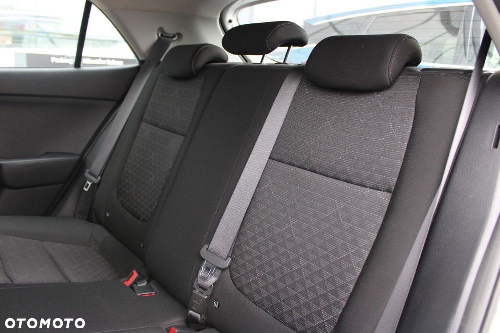 Kia Rio - 16