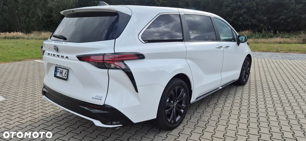Toyota Sienna - 7