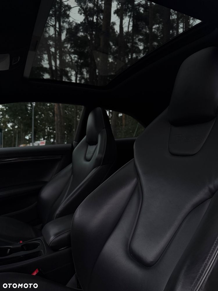Audi RS5 Coupé Standard - 13