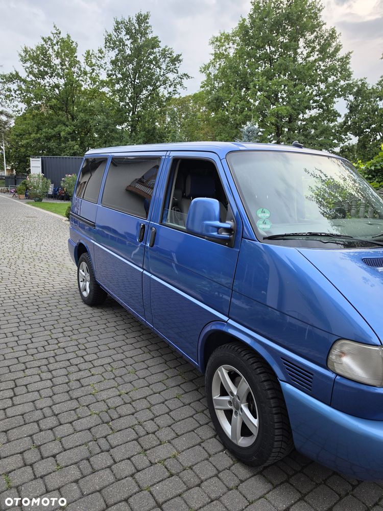 Volkswagen Multivan - 2