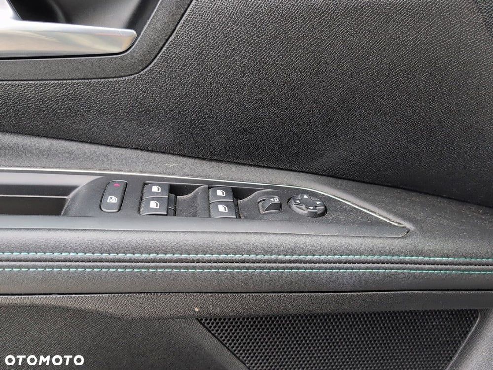 Peugeot 5008 1.2 PureTech Allure Pack S&S EAT8 - 19