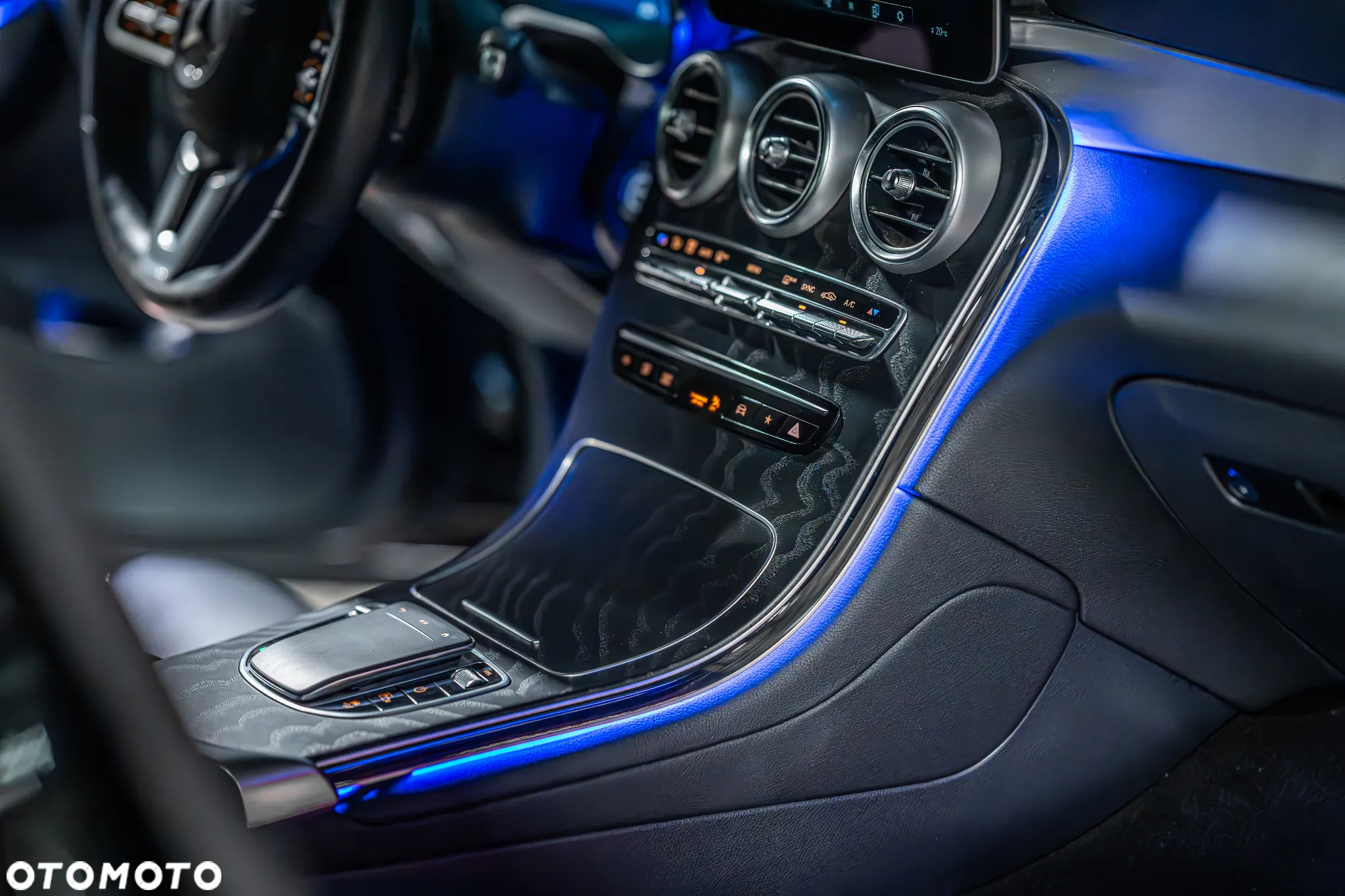 Mercedes-Benz GLC 300 4Matic 9G-TRONIC AMG Line - 22
