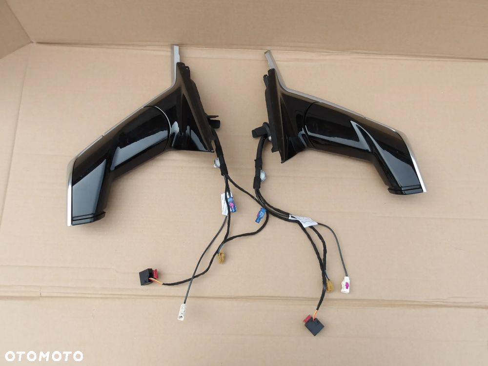 LUSTERKO AUDI E TRON 4KE857409C 4KE857410C - 1