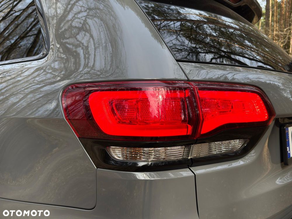 Jeep Grand Cherokee - 20