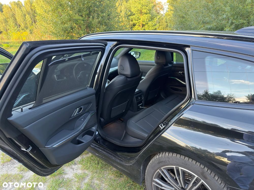 BMW Seria 3 318i M Sport - 10