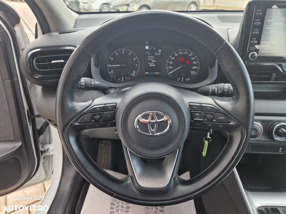 Toyota Yaris 1.5 MT Active - 12