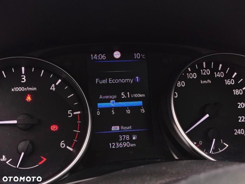 Nissan Qashqai - 25
