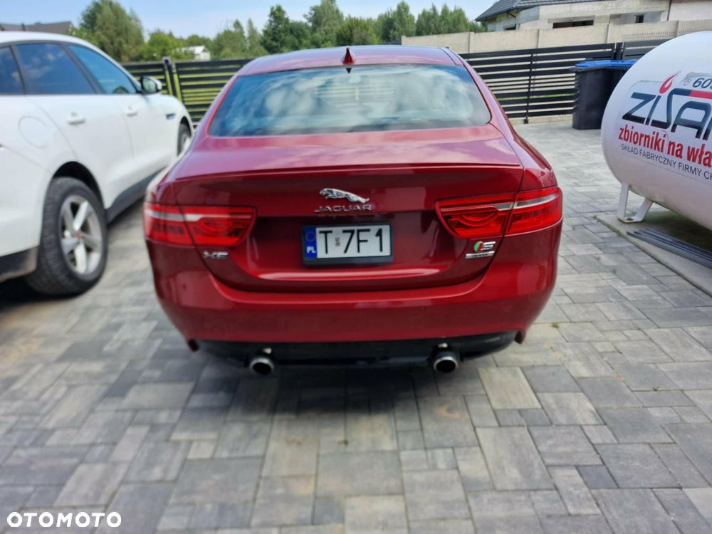 Jaguar XE S - 2