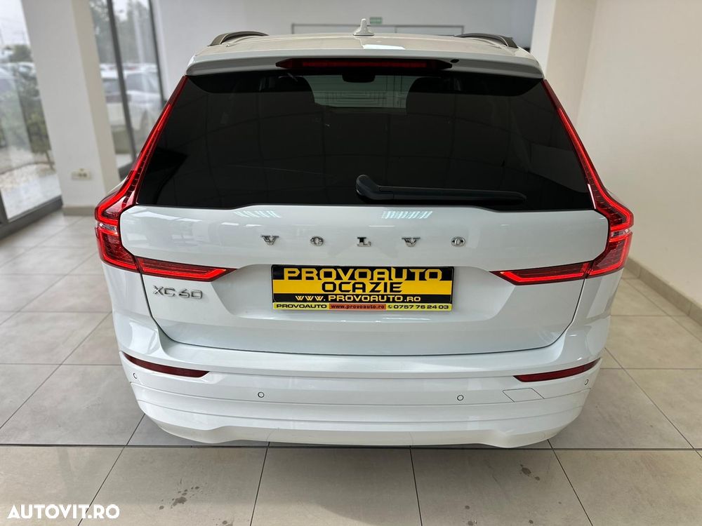 Volvo XC 60 B4 MHEV Momentum Pro - 12