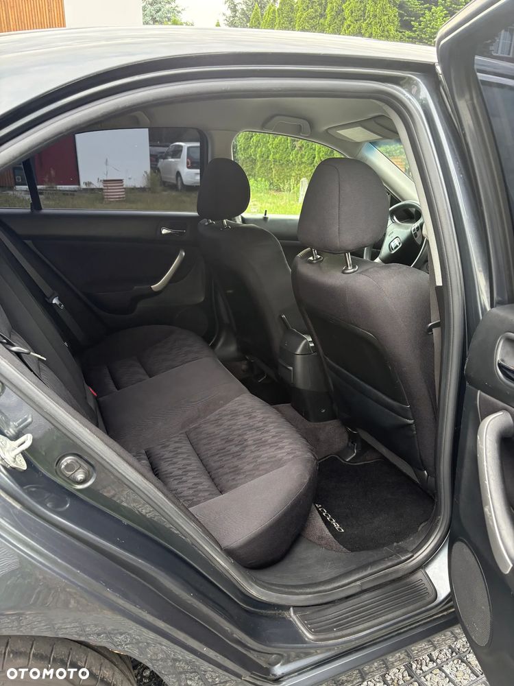 Honda Accord 2.0 Comfort - 23