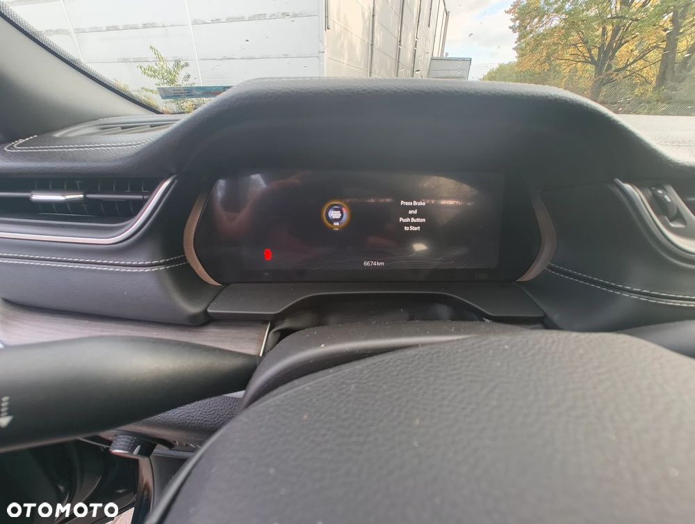 Jeep Grand Cherokee - 14