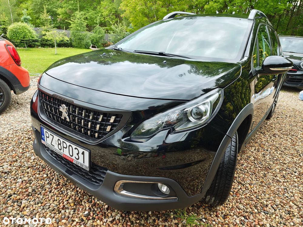 Peugeot 2008 1.2 Pure Tech GPF Allure S&S EAT6 - 1