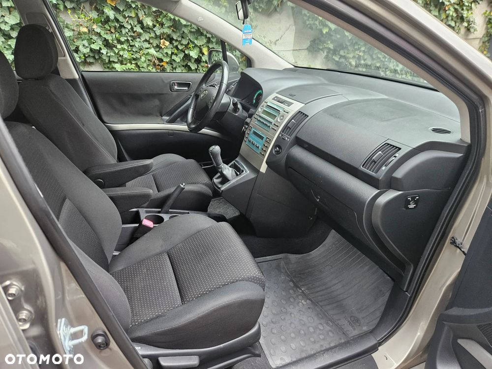 Toyota Corolla Verso - 11