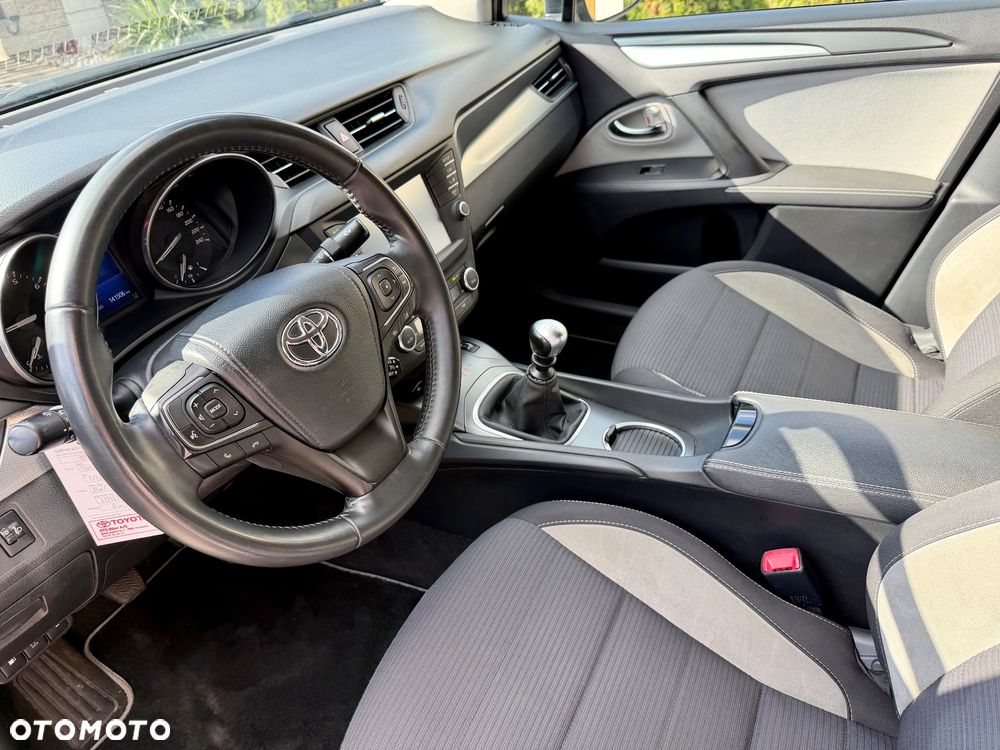 Toyota Avensis 1.8 Sol NAVI - 14