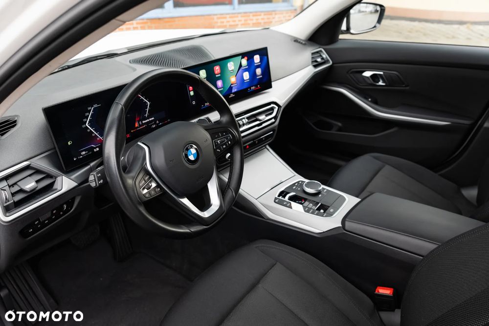 BMW Seria 3 318i - 18