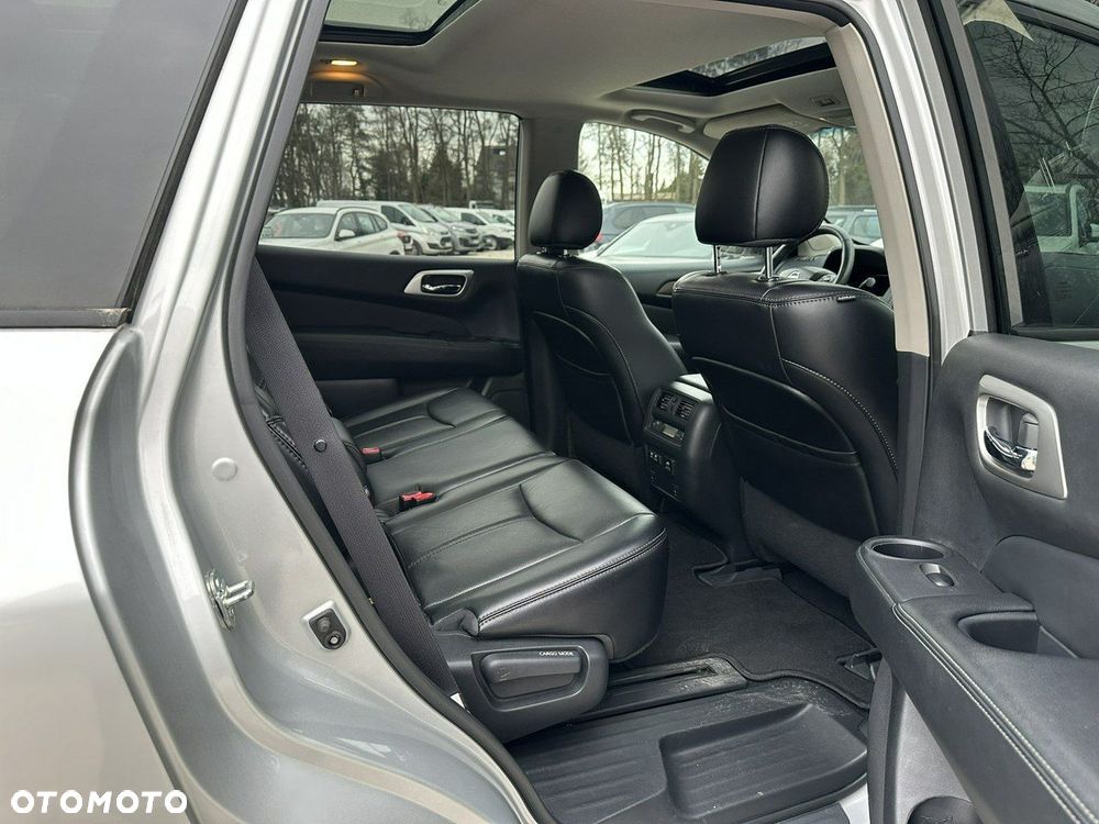 Nissan Pathfinder - 21