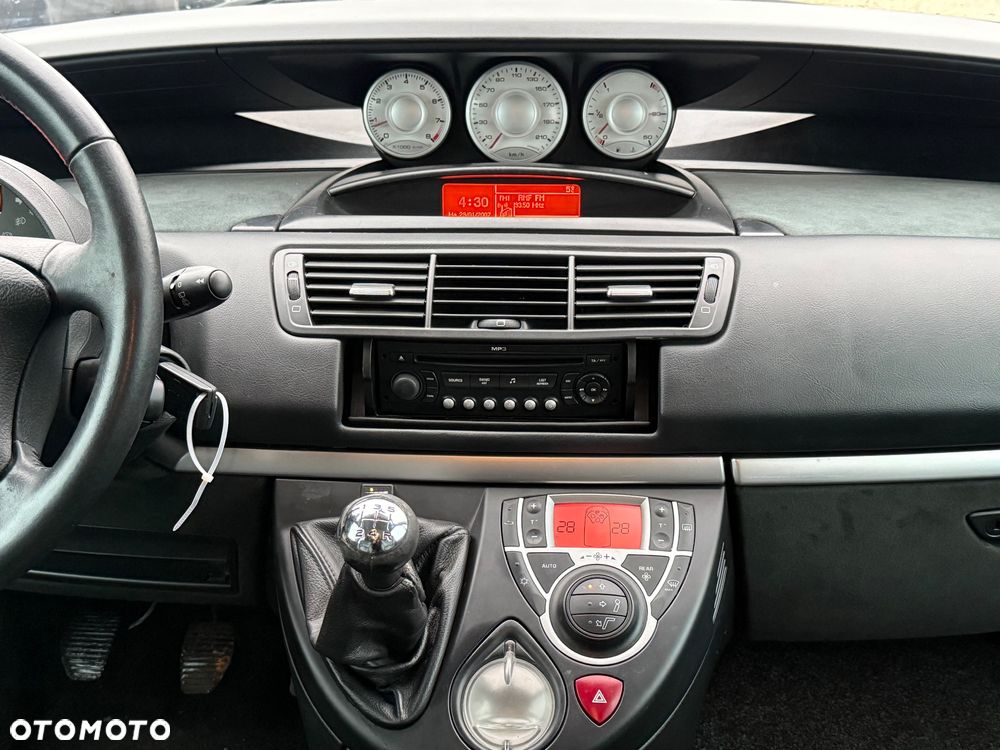 Citroën C8 2.0 16V Style - 32