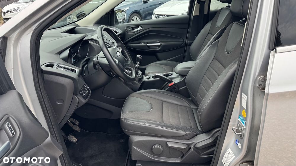 Ford Kuga 2.0 TDCi FWD Titanium - 23