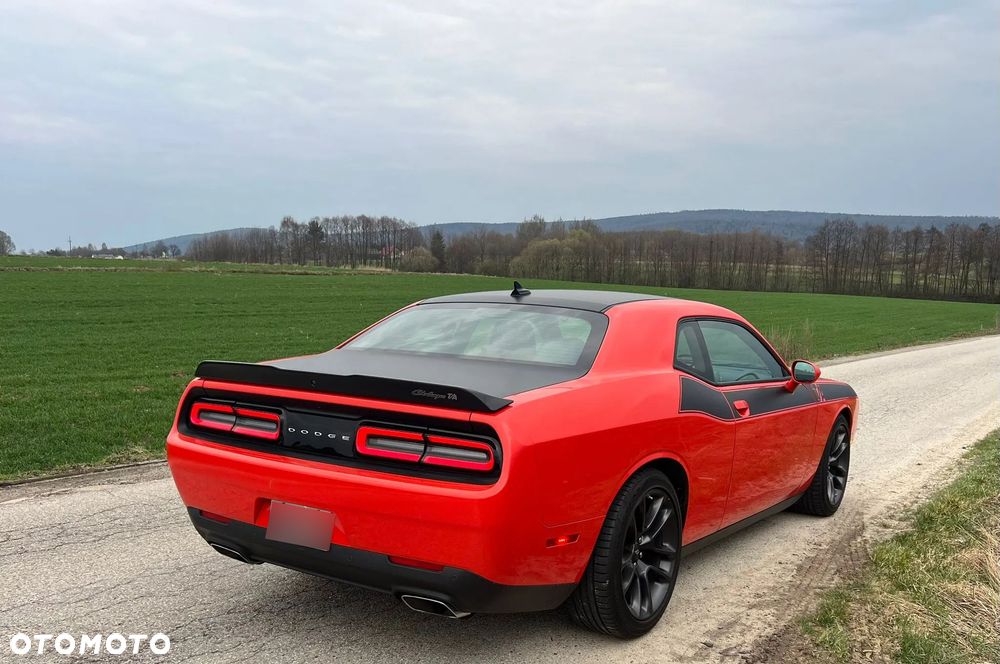 Dodge Challenger - 7