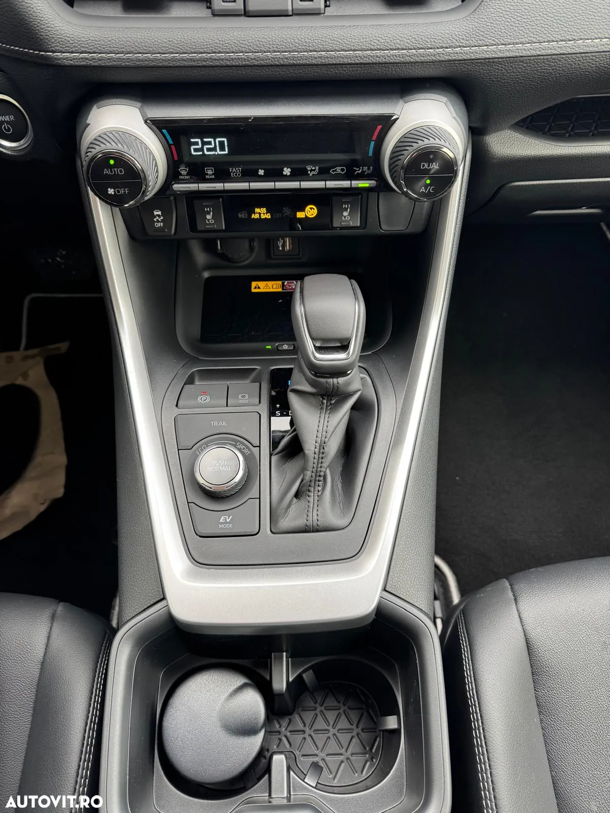 Toyota RAV4 2.5 Hybrid VVT-iE 4x4 Luxury - 11