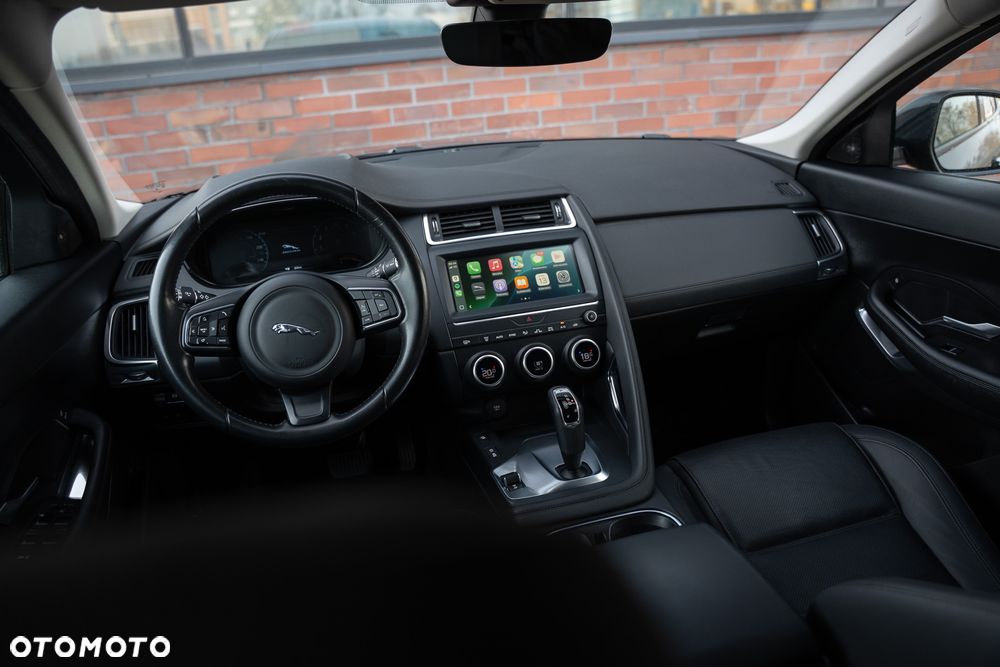Jaguar E-Pace P200 AWD SE - 26