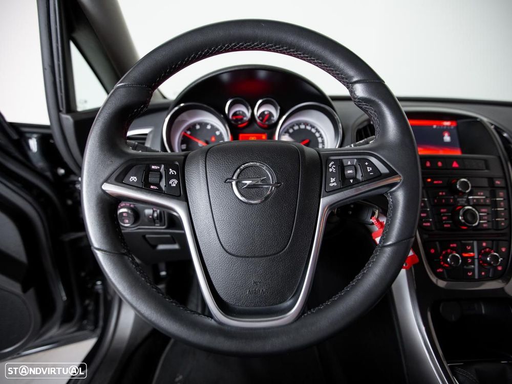 Opel Astra Sports Tourer - 12