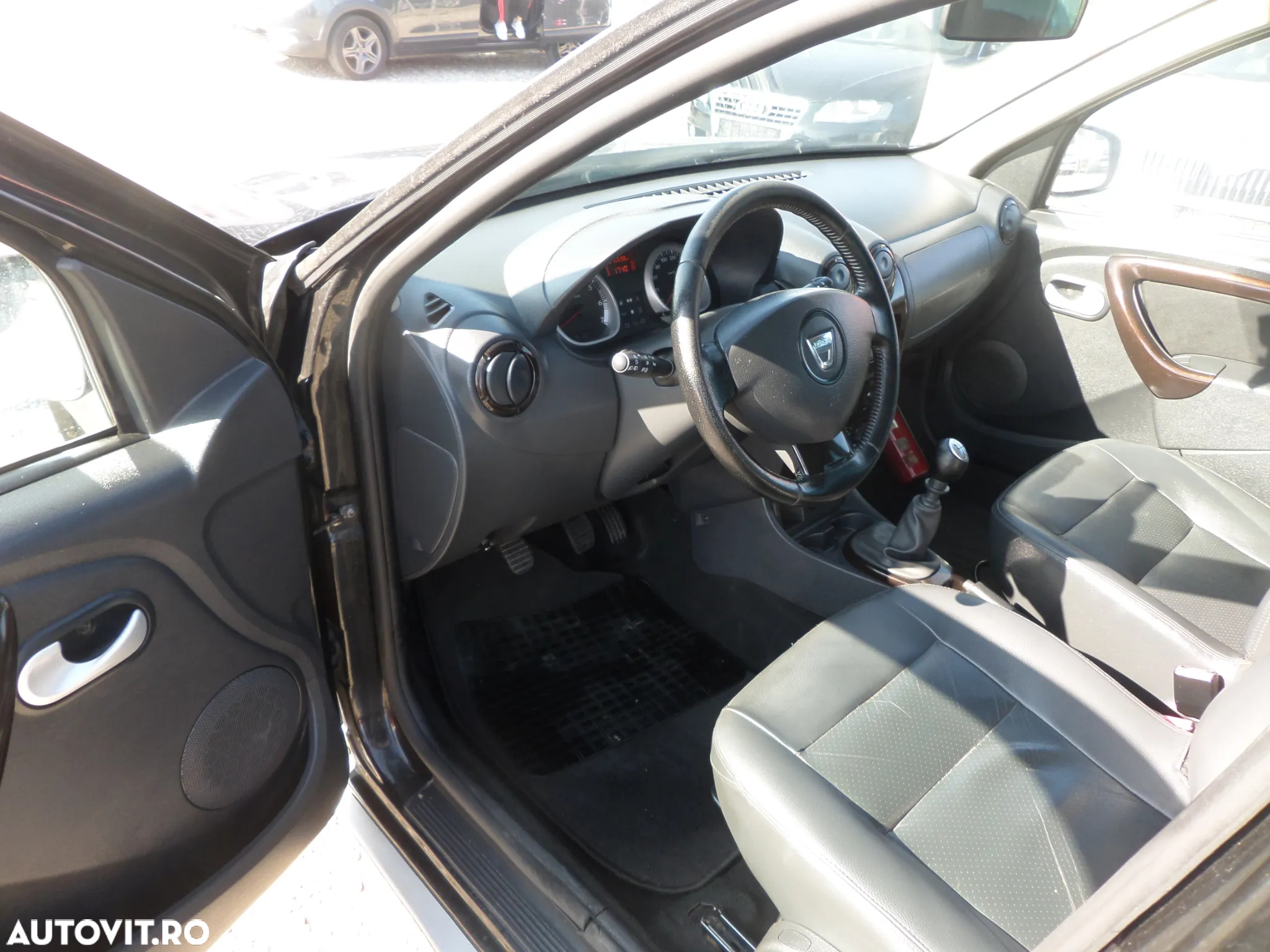 Dacia Duster 1.5 dCi 4x2 Laureate - 11