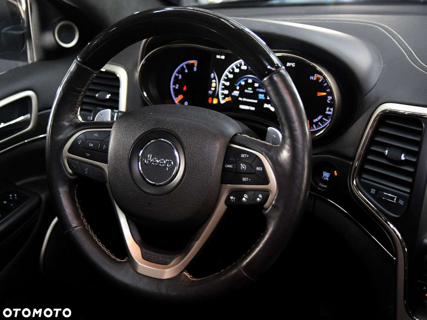 Jeep Grand Cherokee - 18