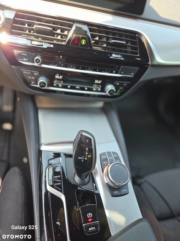 BMW Seria 5 520d M Sport sport - 11