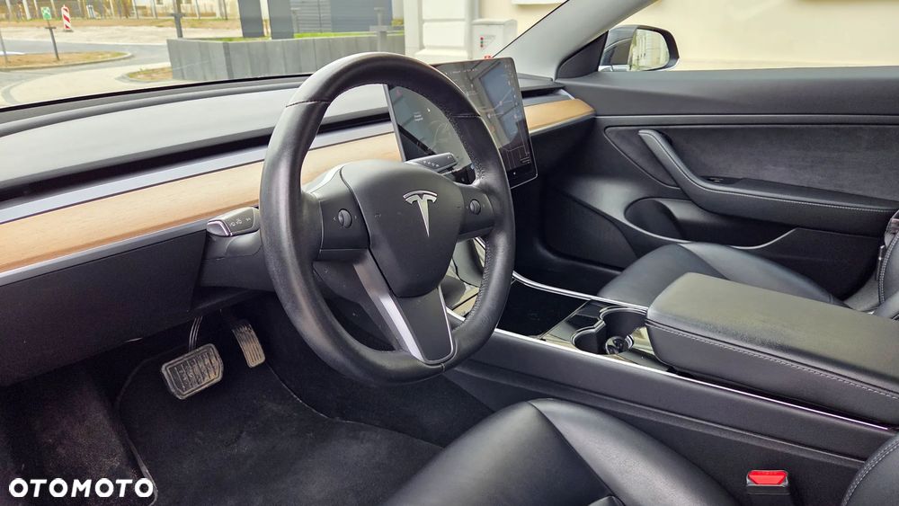 Tesla Model 3 Standard Range Plus - 17