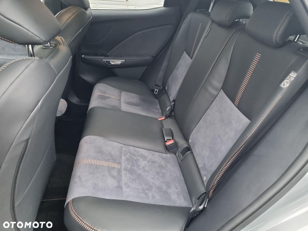 Lexus LBX 1.5 Hybrid Cool - 14