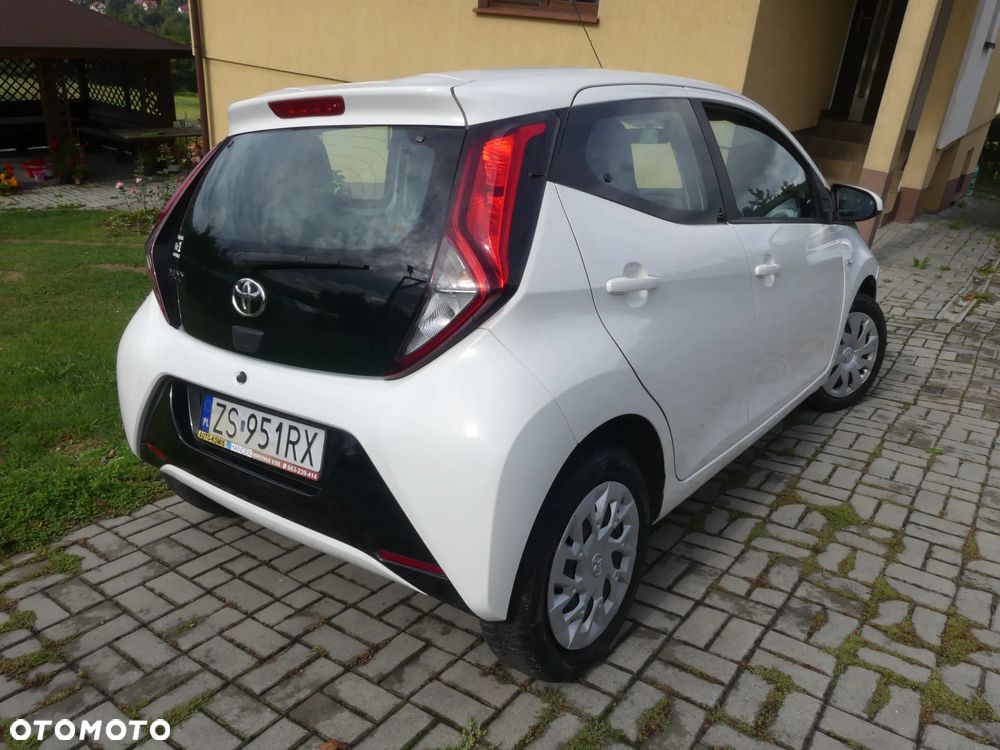 Toyota Aygo x-play - 30